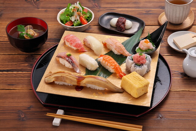 創業から40年、『回転寿司 力丸』が新たな仲間をお迎えします。