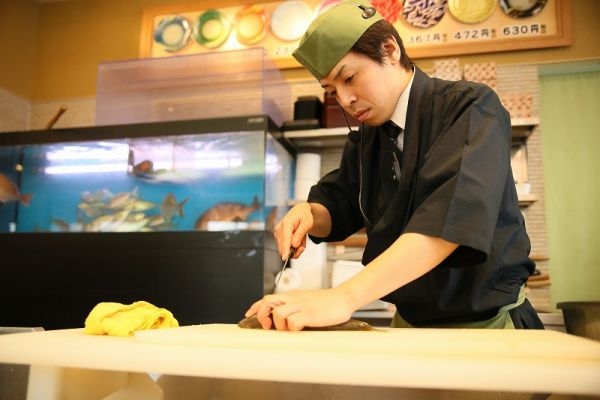 手作りにこだわり、寿司の基本を身につけることが出来ます。