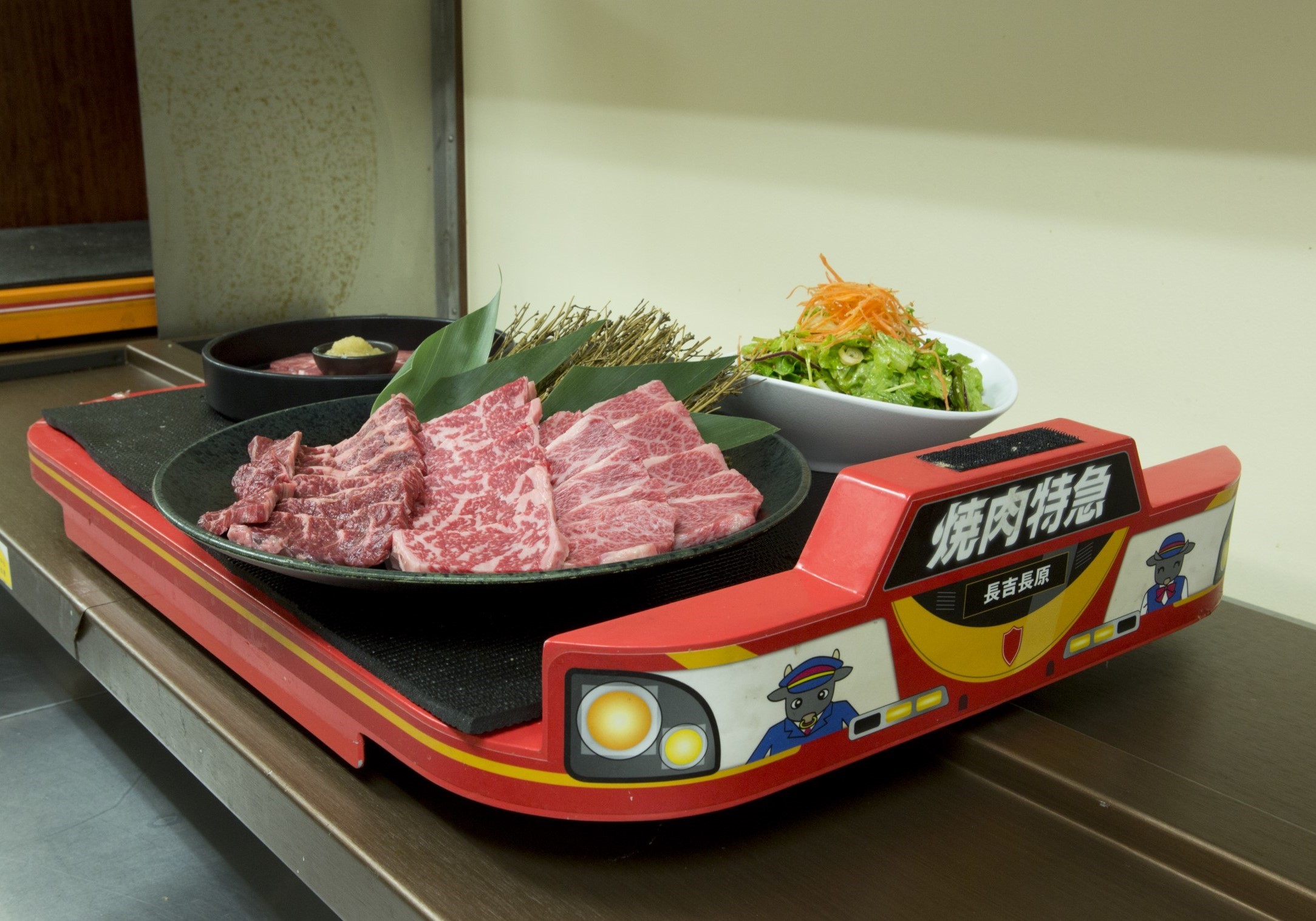 見たことのない仕掛けでワクワクを届ける！“焼肉×アミューズメント”の新しい形。