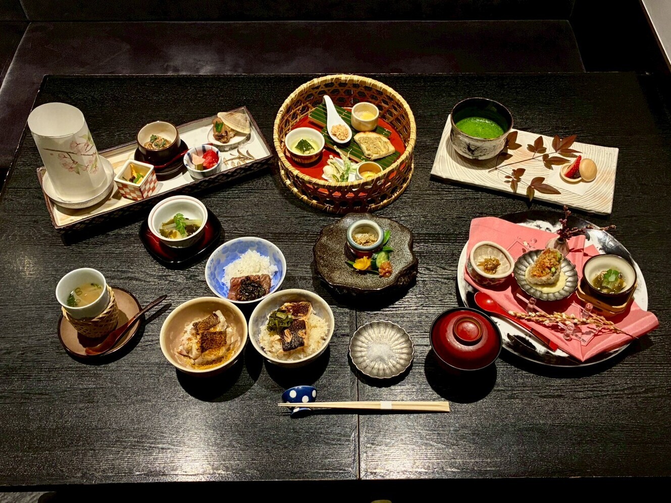 「お米のテーマパーク」を目指す活気ある店舗で、調理のみならず店舗運営やマネジメントも経験可能です。