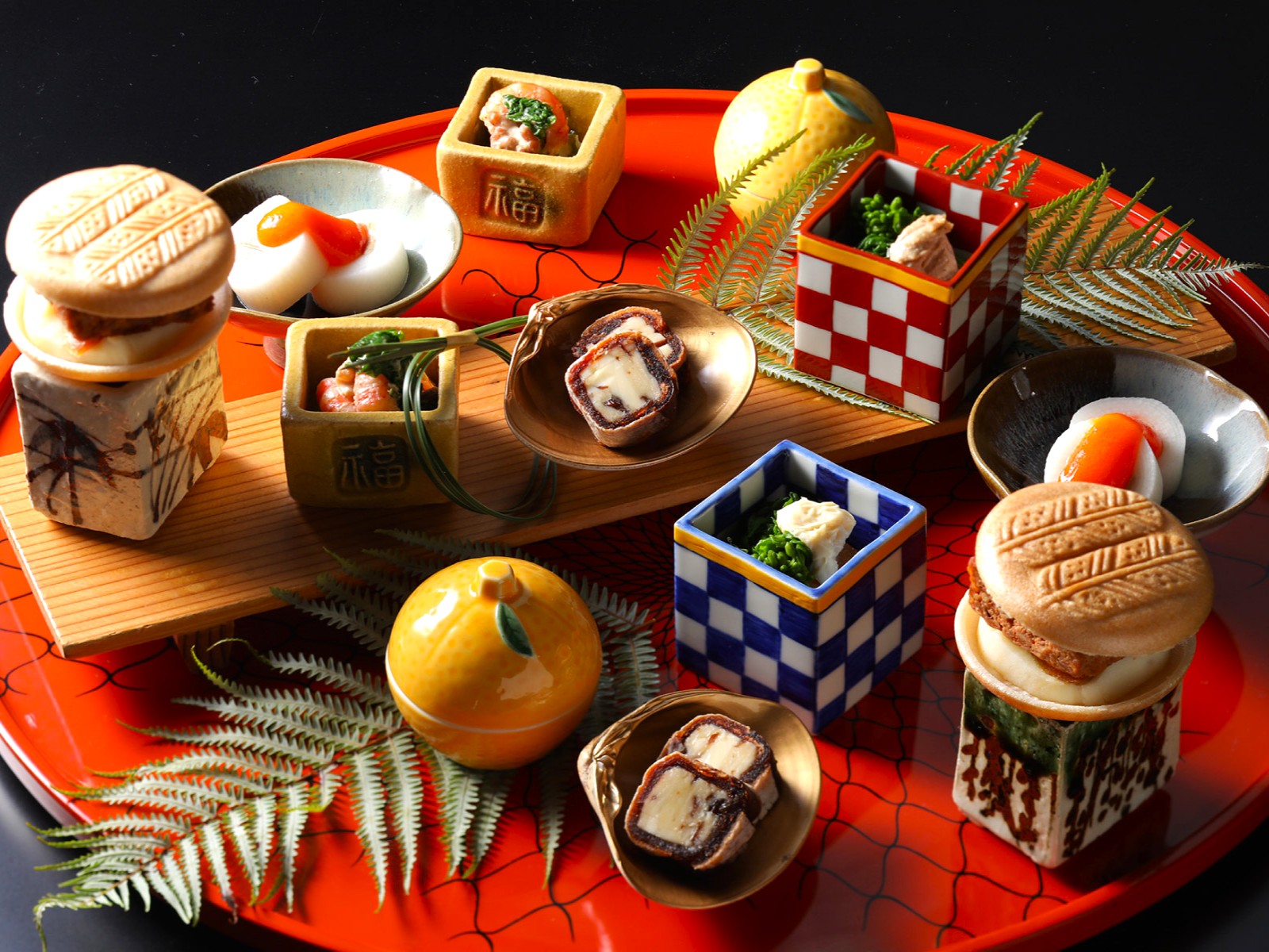 水道代込みの単身寮や1食100円の食事補助など、スタッフの生活を支える制度が充実しています。