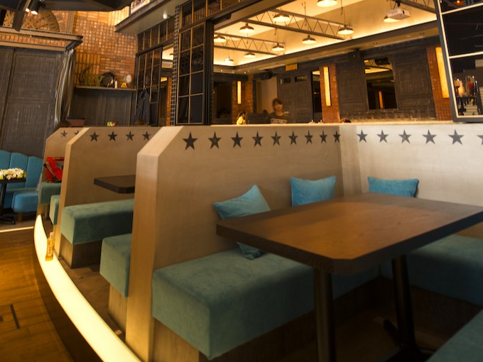 結果だけではなく過程も考慮した評価制度があり、年間200名以上が昇格・昇給しています！