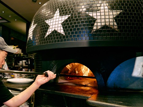 現在、国内外に50業態・320店舗を展開している成長企業で活躍しませんか!