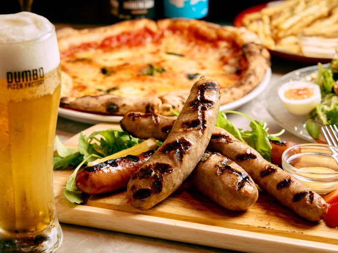 結果だけではなく過程も考慮した評価制度があり、年間200名以上が昇格・昇給しています!