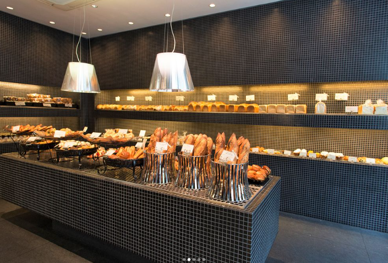 店内には150種類以上のパンをご用意!職人としての幅も広がります