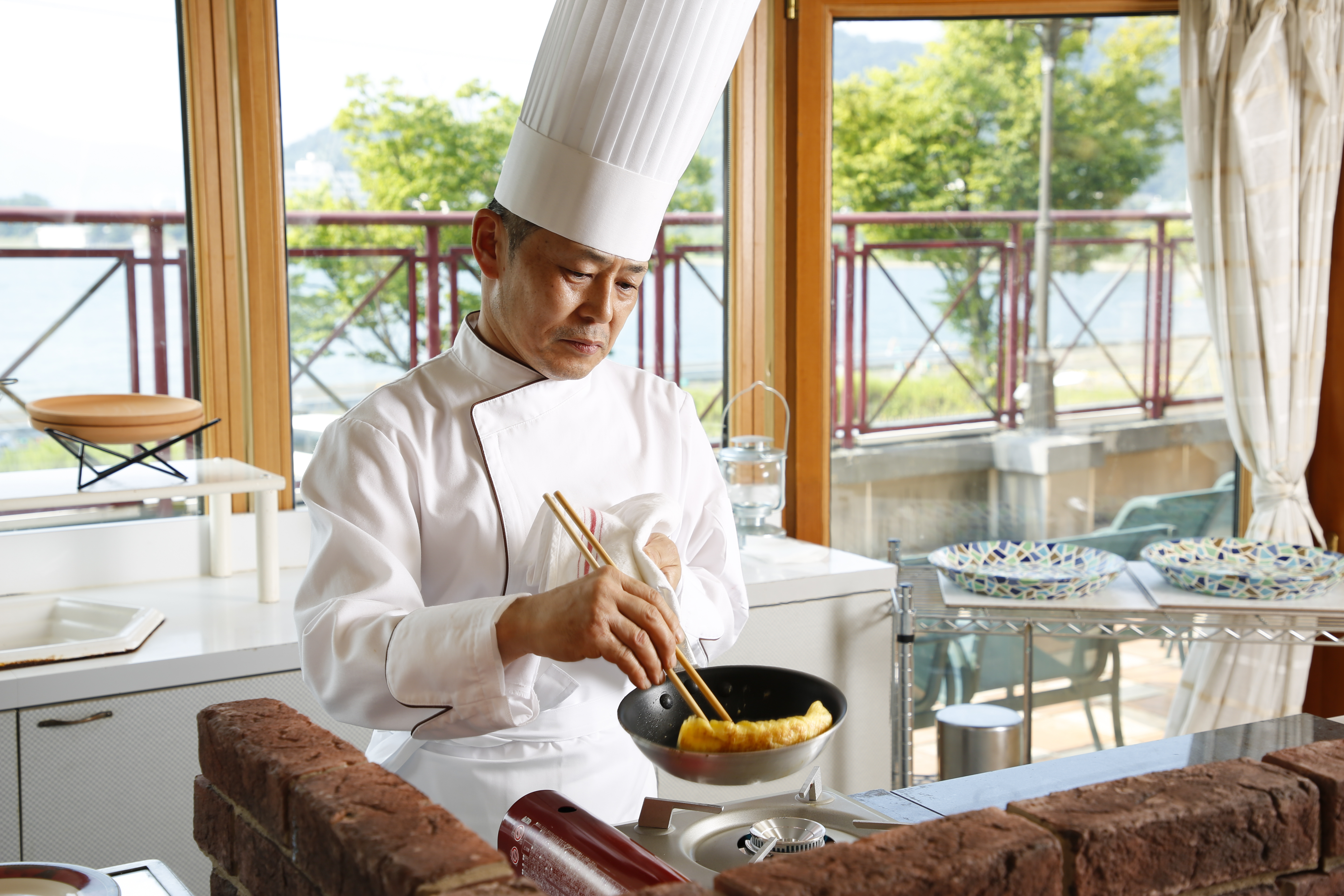 ホテル内のレストランや宴会で提供する洋食料理の調理全般をお任せします。