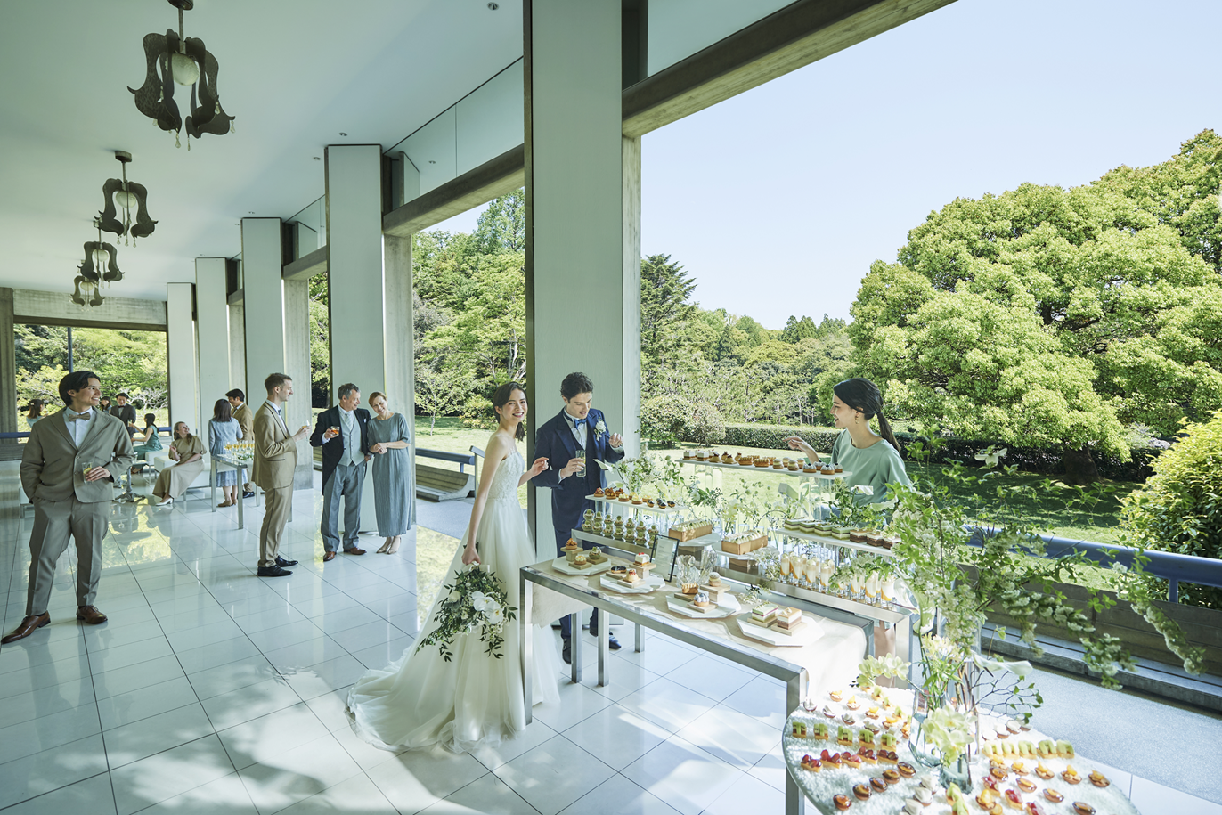 若手スタッフ活躍中。チームで学び、成長できる環境があります。