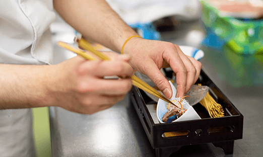 120年以上受け継がれる伝統の味と技術。その歴史の一員として、一緒に未来へつなげていきませんか?