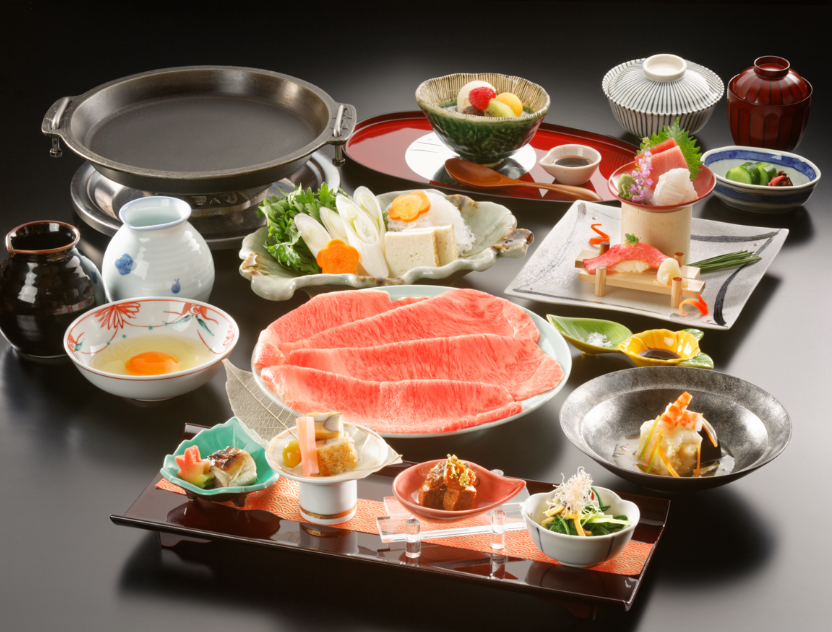 年間休日120日・月9~11日の休日。充実した福利厚生をご用意しています