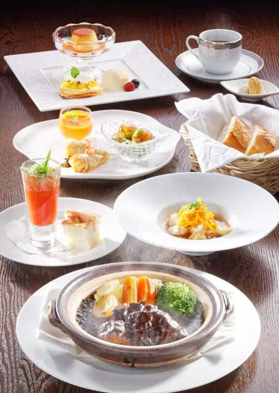 特別なひとときを提供する当店3階のプライベートルーム。目的に合わせた上質なおもてなしを創造しています