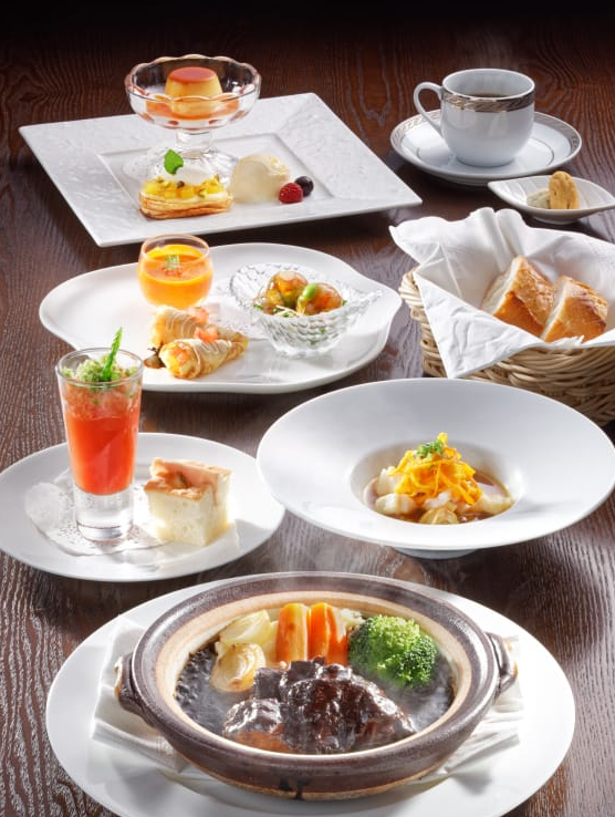 120年以上受け継がれる人形町今半の歴史とともに受け継がれる洋食をお届けしていきましょう。