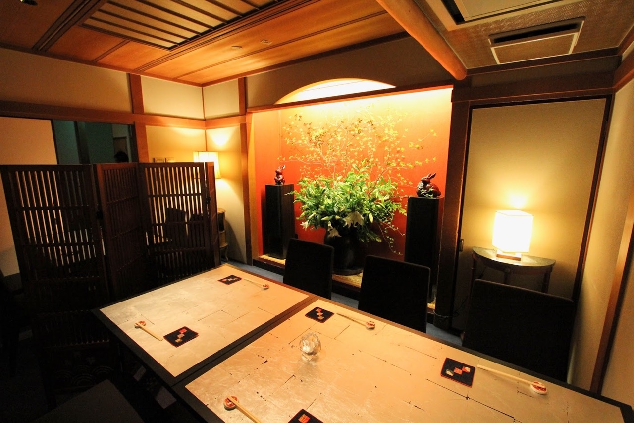 赤坂の隠れ家。お寺の境内に佇む、他に類のないロケーション◎