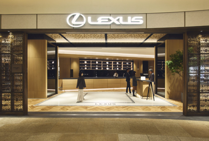 「LEXUS MEETS...」は、日比谷駅直結。トヨタ自動車が手がけるカフェラウンジです。