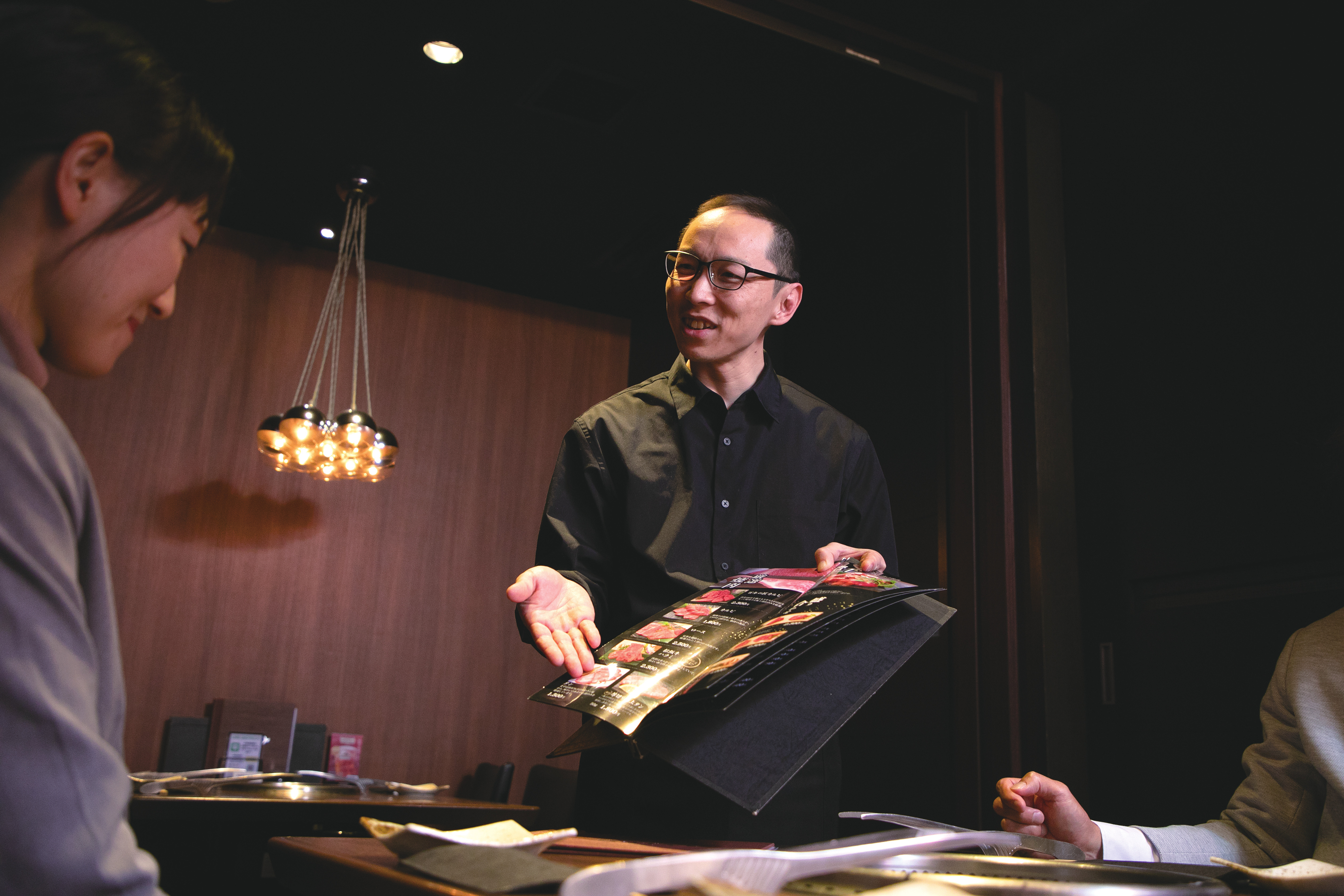 すき焼・しゃぶしゃぶ・焼肉まで多彩な業態。調理経験を活かせる環境です。