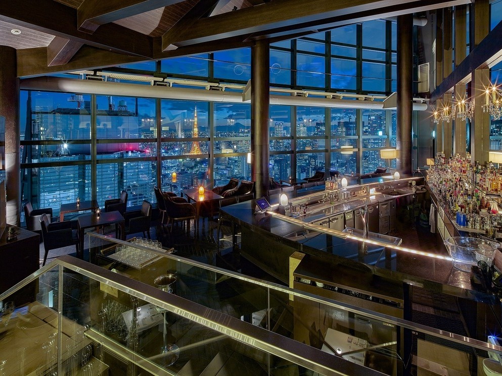 「Bar &Lounge MAJESTIC」。好奇心とパイオニアスピリットをもった方、大歓迎です。