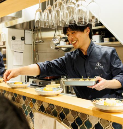 「食を通じ、人に笑顔と感動を与える会社」で店舗スタッフを募集！※新店のため画像は全て既存店です