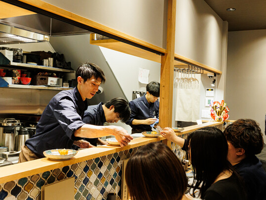 お客さまはもちろん、スタッフとのコミュニケーションも大切に!