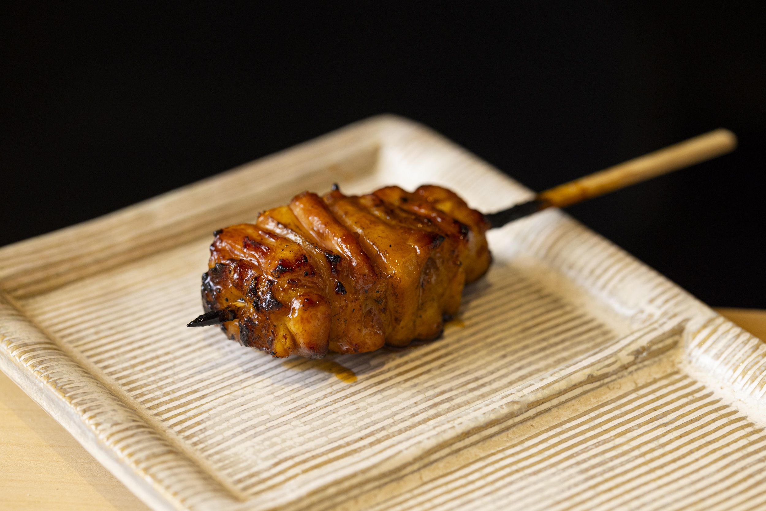 一串の完成度が、店の魅力になる。焼鳥で勝負したい方をお迎えします。