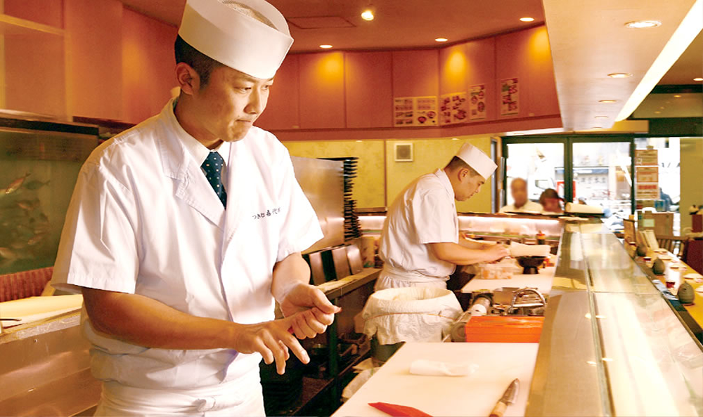 毎日が実践の連続。繁盛店だからこそ、にぎりの経験を数多く積めます。