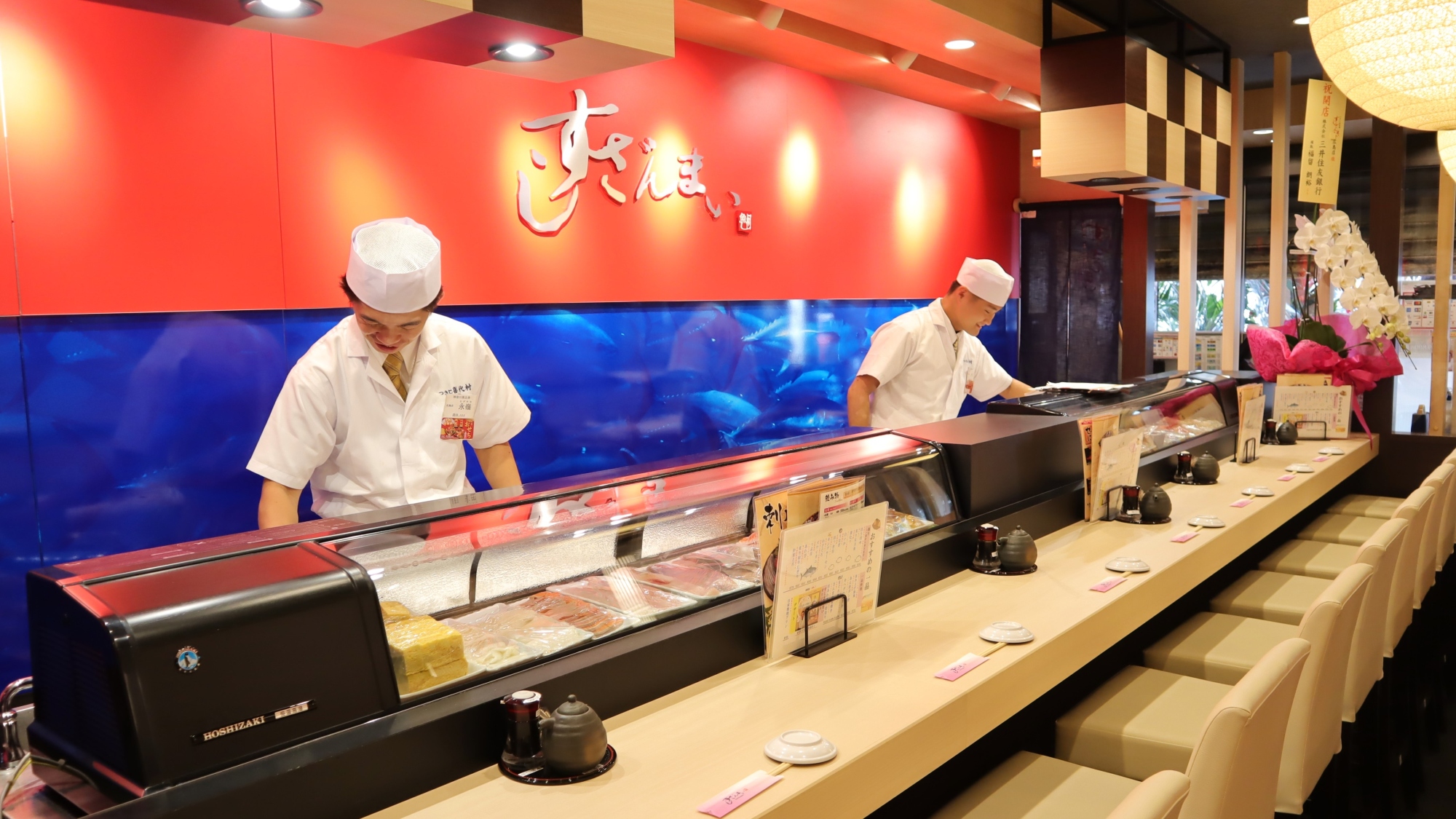 多くのお客様に向き合う繁盛店。職人としての実力が、そのまま評価される現場です。