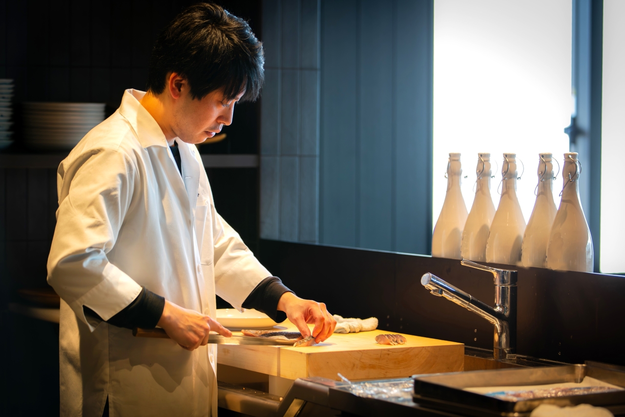 長野県厳選素材をはじめ全国からその土地に合わせた素材を使用。食材仕入れにも関わっていただきます。