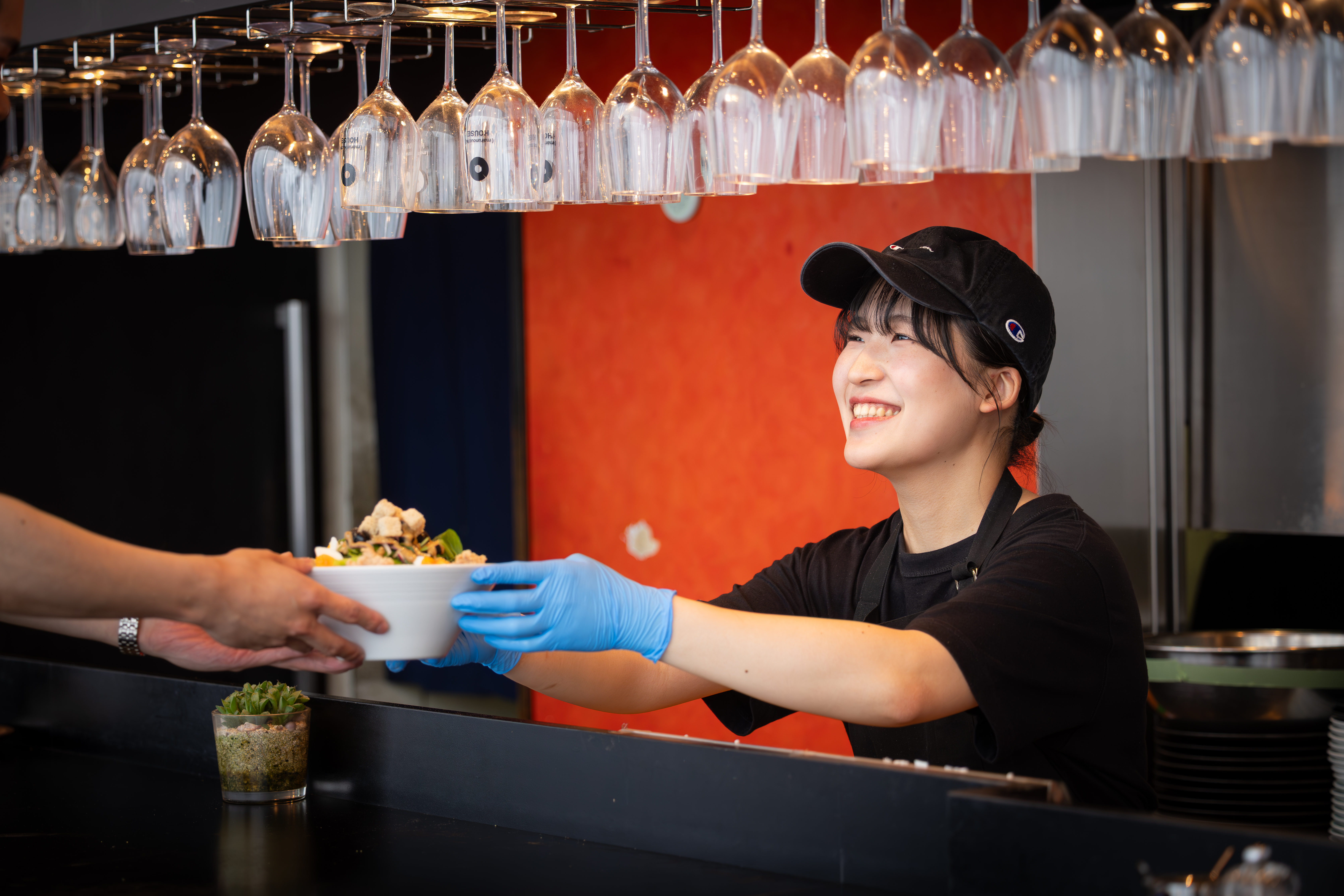 20代・30代のスタッフが多数活躍中！年齢や性別に関わらず活躍できる社風です♪