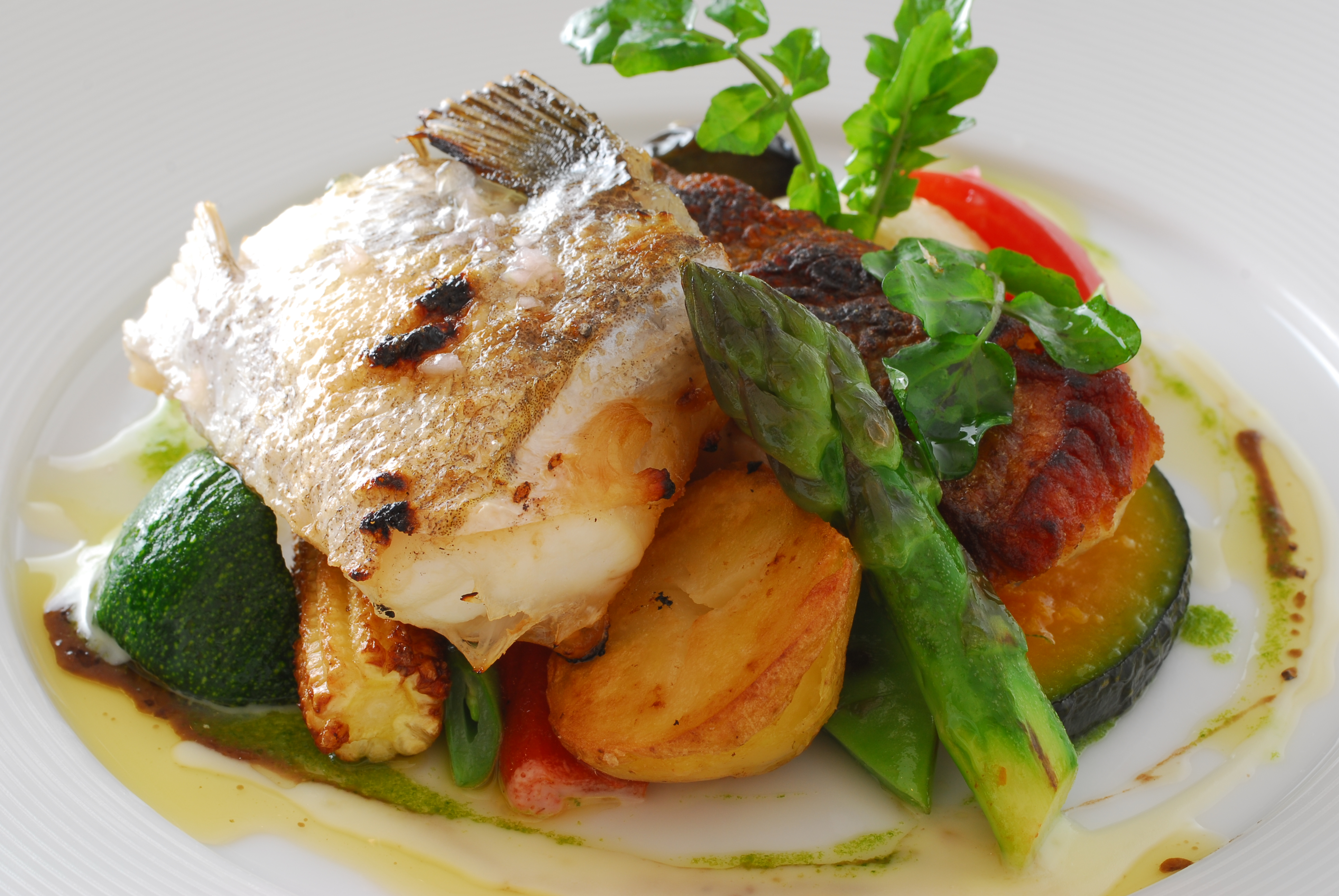 素材の存在感を大切にする本格フレンチで、スキルを磨きませんか？