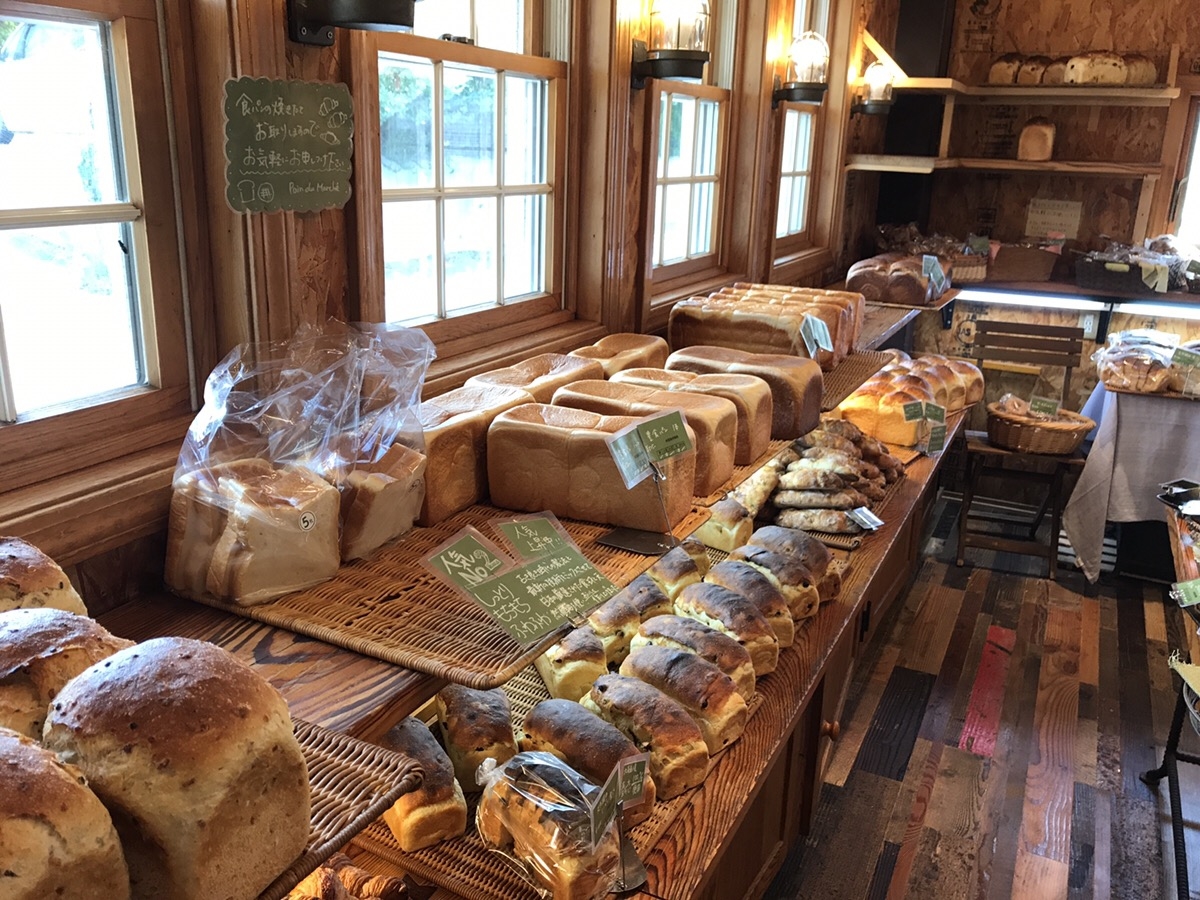 パンの種類が豊富で地域のお客様はもちろん、全国のお客様からも人気です。