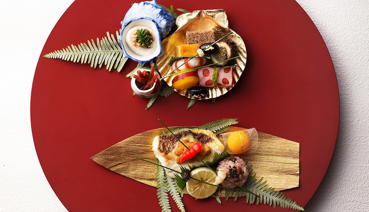 会席料理や宴会料理など、さまざまな場面を彩る料理を手がけます。