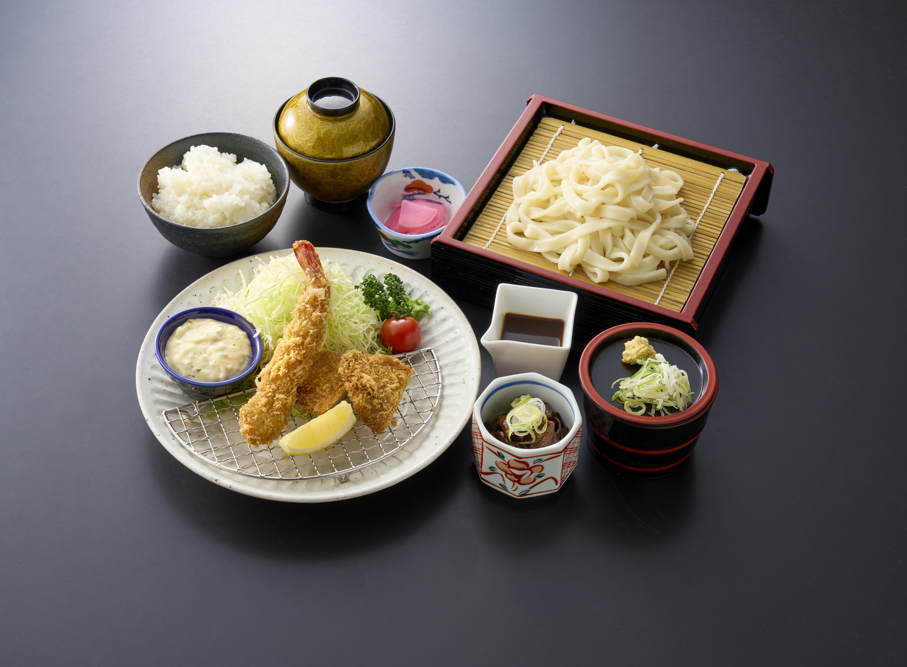 ランチで大好評の名古屋づくし御膳!!