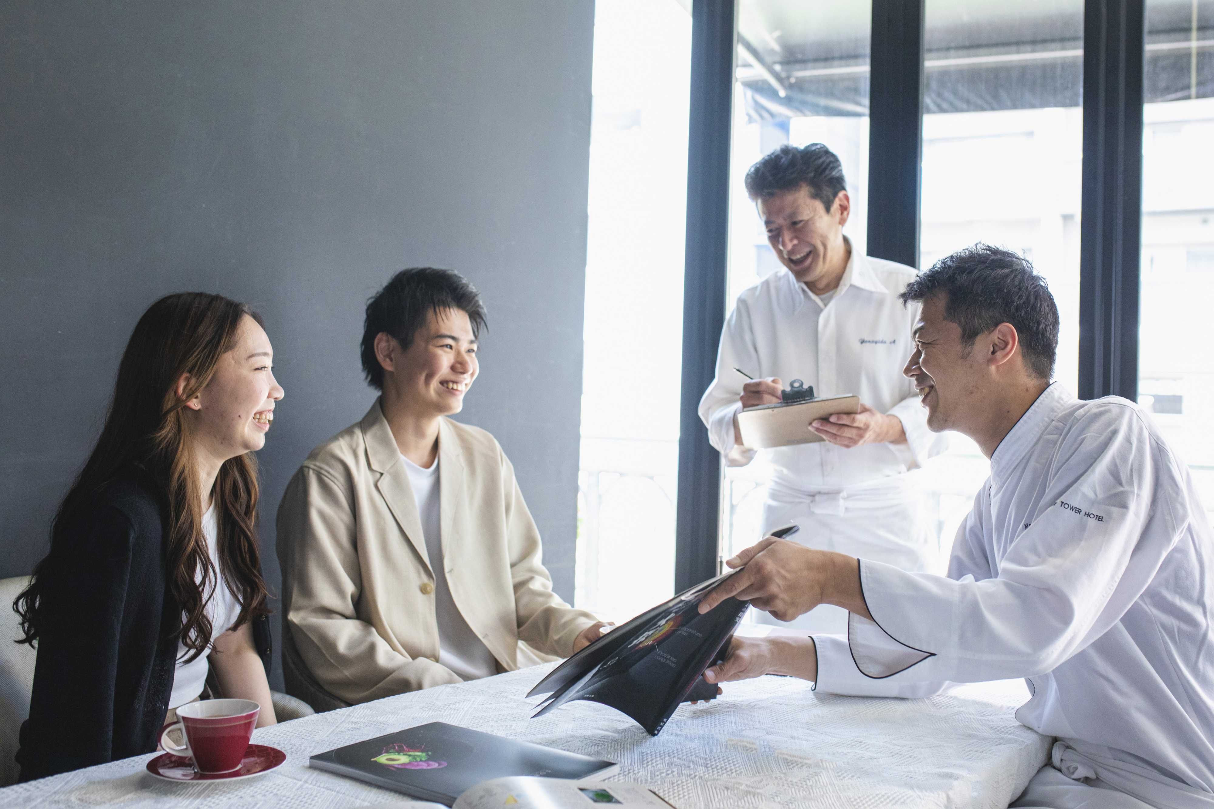 メニュー提案・打ち合わせに参加OK!自由に意見を出し合える職場です。