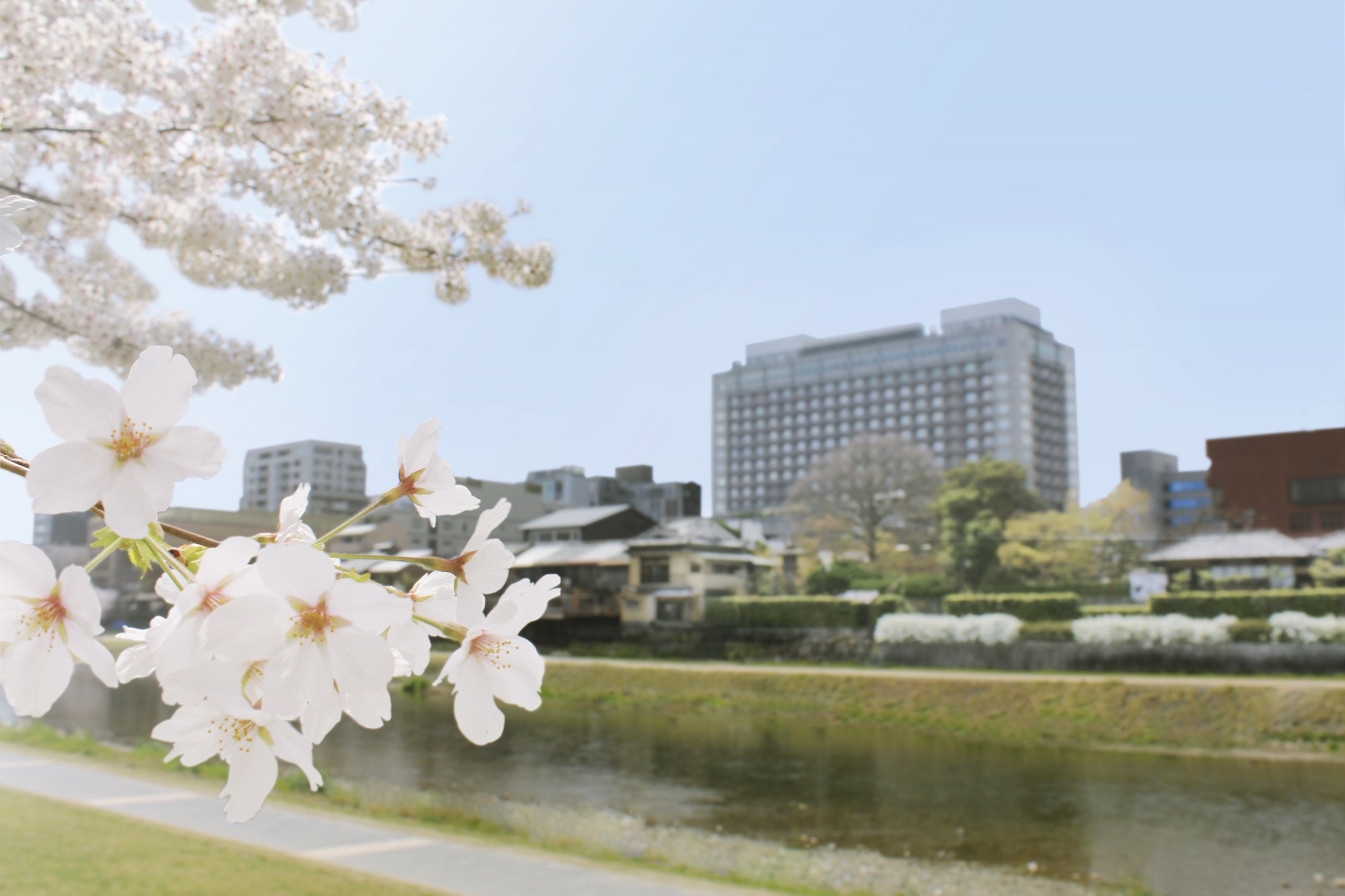 京都の中心部に構える当社ホテル。駅からも近く通勤は楽々★