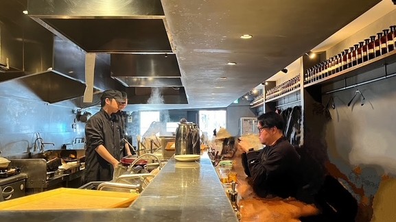 創業以来変わらずに守り続けている「フルサービス」が特徴の企業。
