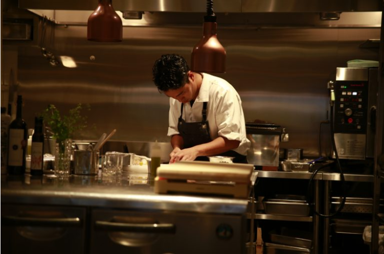 料理と空間が調和する“和の美意識”あふれるダイニング。