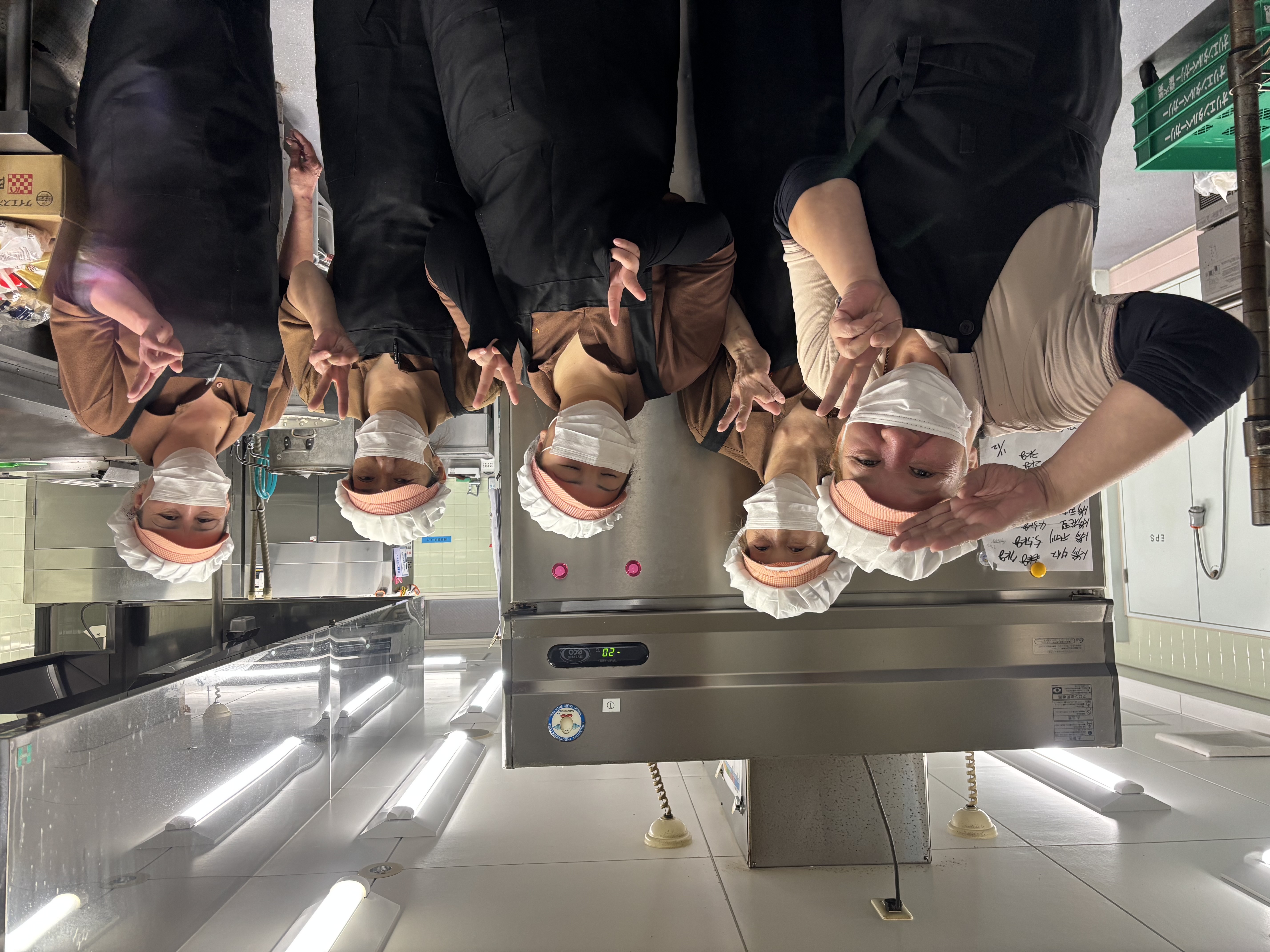 あたたかな雰囲気の厨房で、チームで協力して運営しているので、経験が浅くても安心。