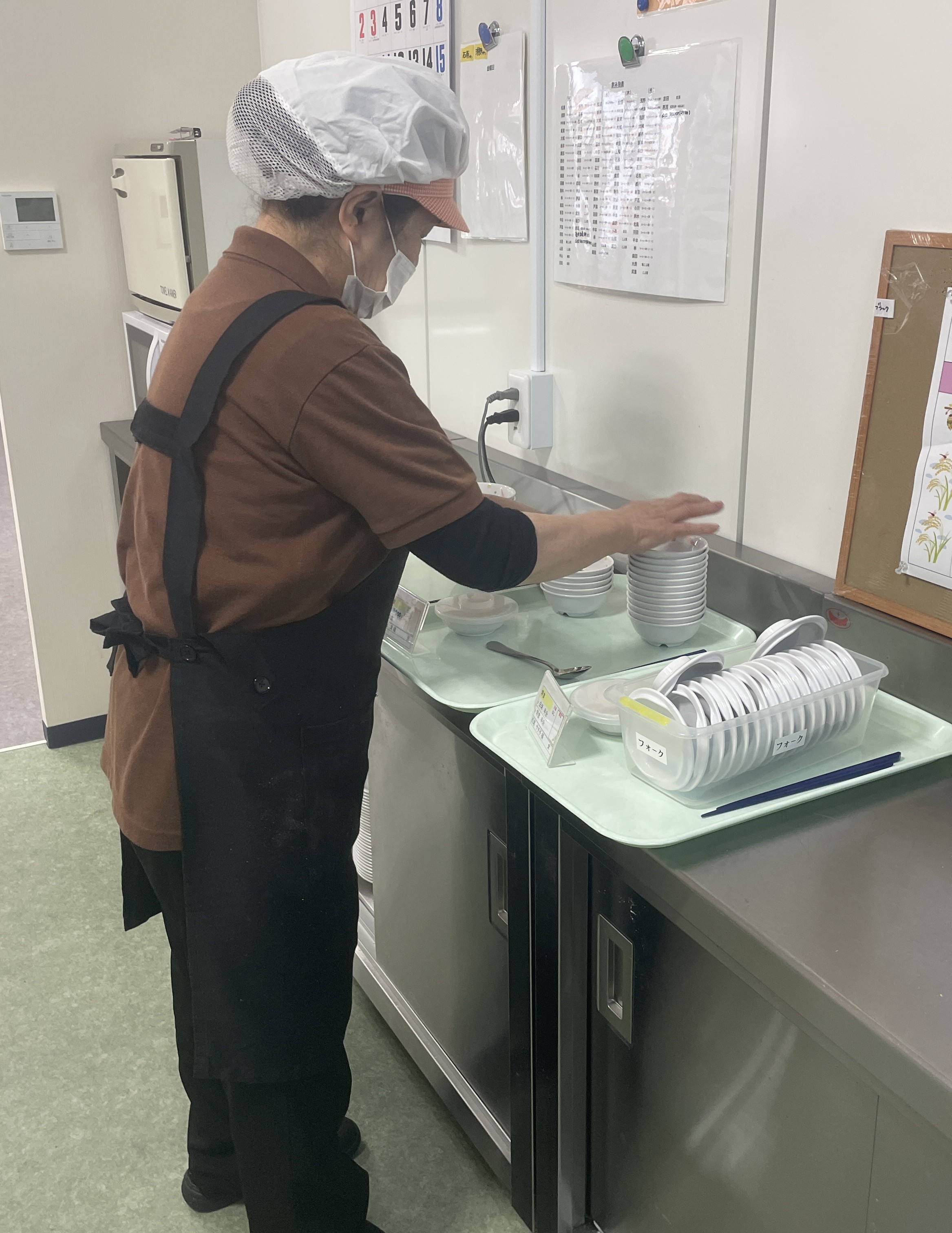 あたたかな雰囲気の厨房で、チームで協力して運営しているので、経験が浅くても安心。