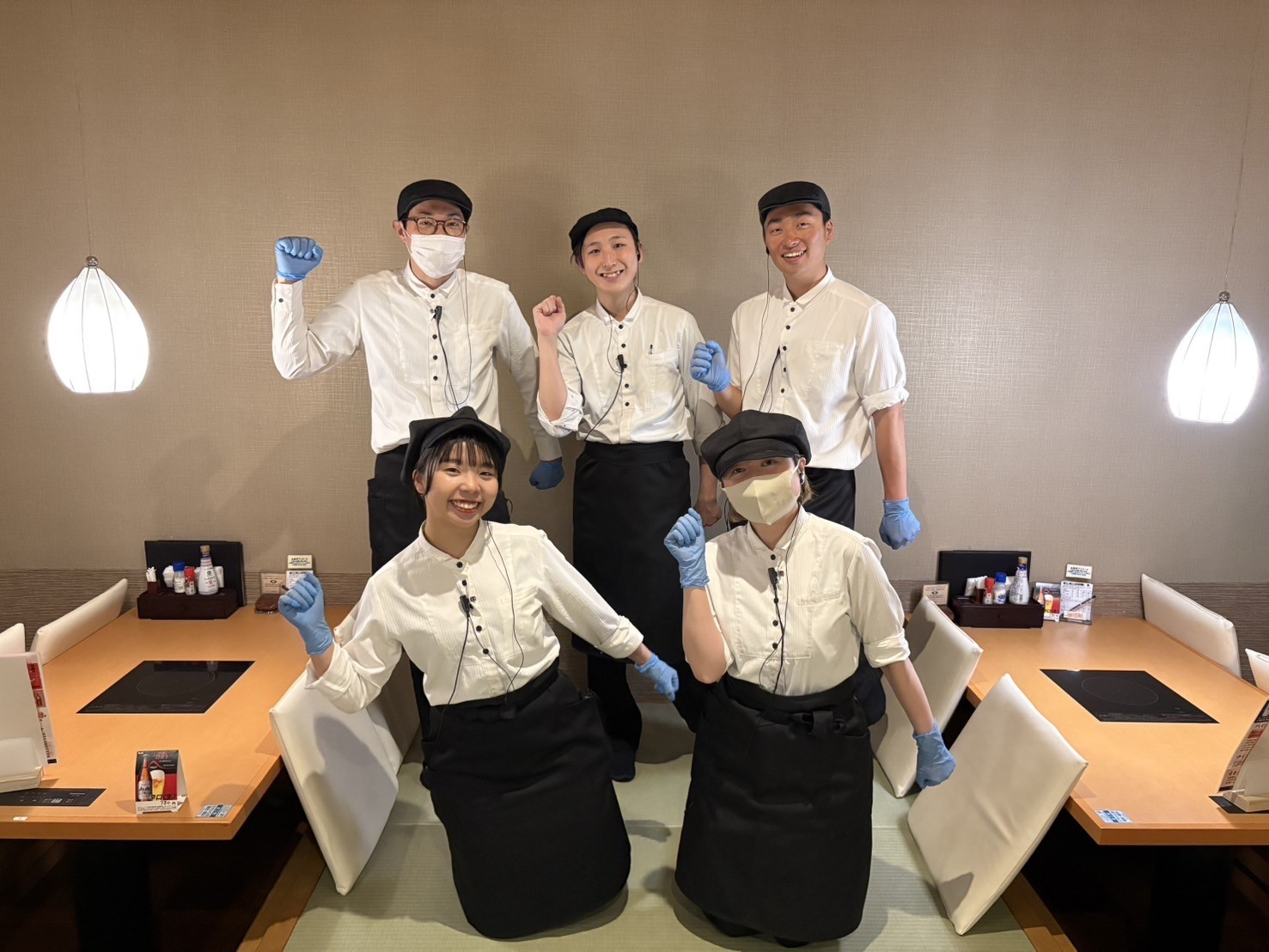 活気あふれる職場で、仲間と一緒にお店を盛り上げよう。チームワークが、最高の喜びを生み出します。
