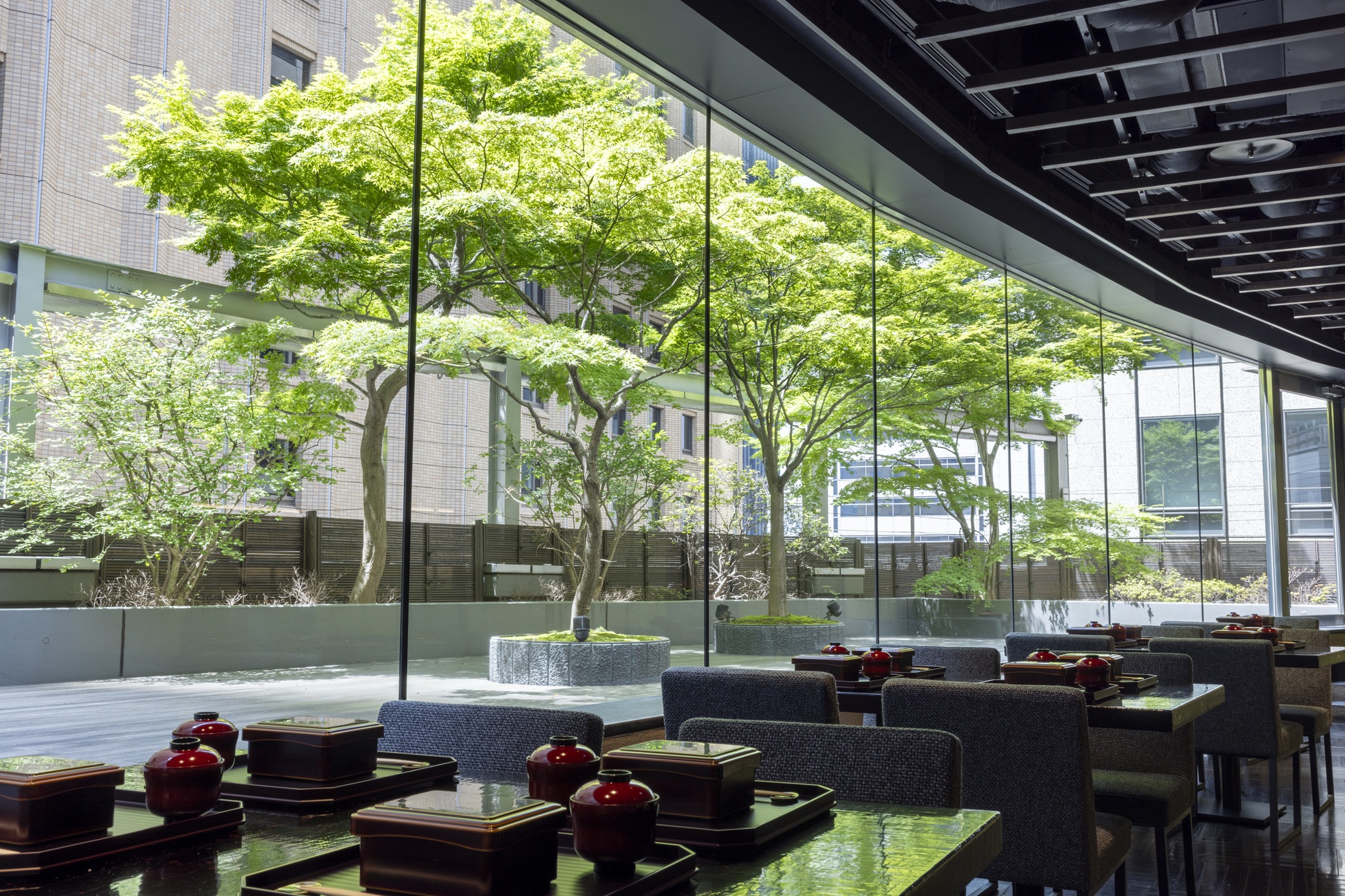 スタッフは「働きやすい環境」「しっかり休める体制」に魅力を感じて入社した中途入社者がほとんど。