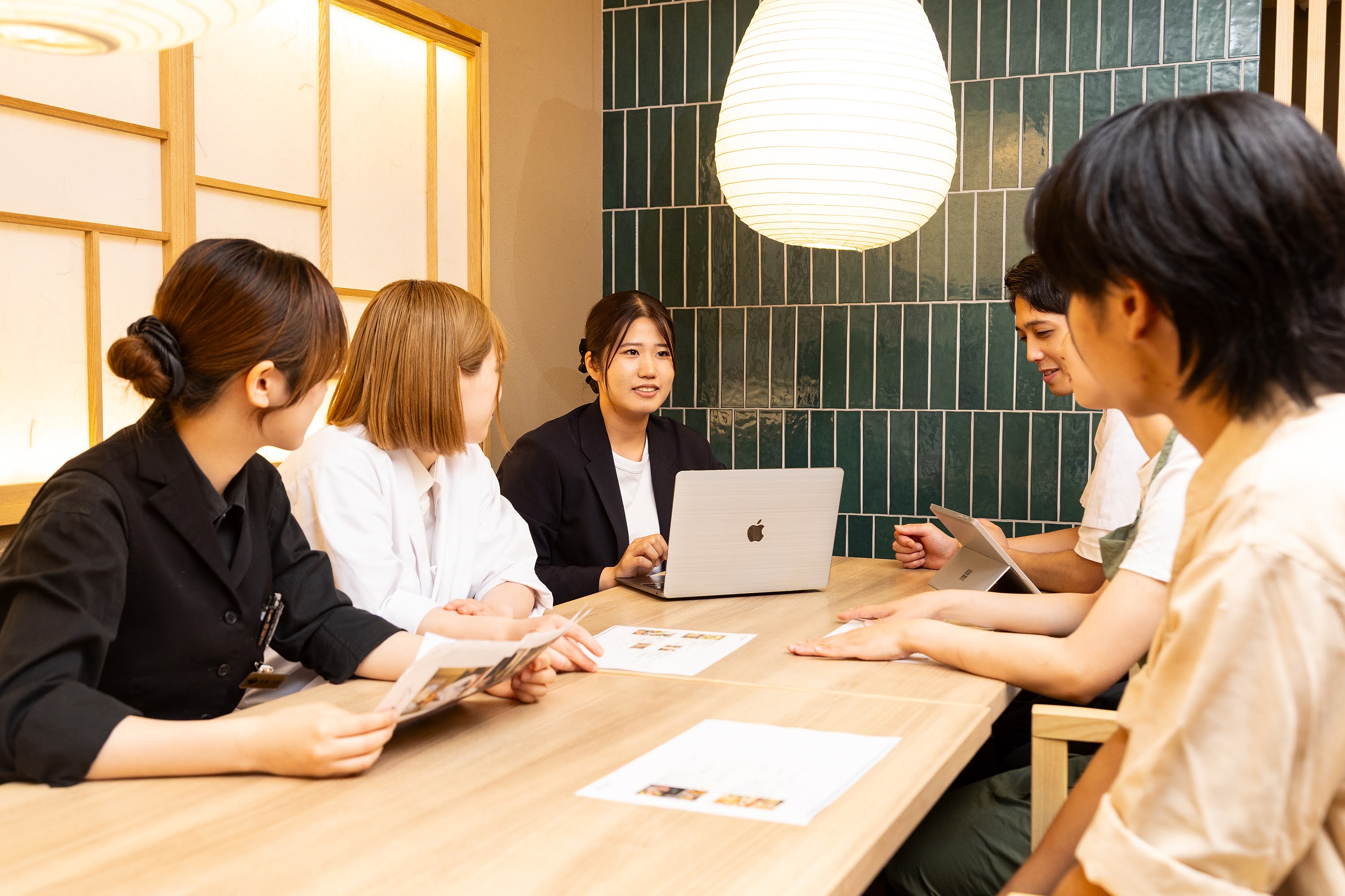 最高のチームを、最高の仲間と。若手を育て、未来のツマミナを創る喜びをあなたに。