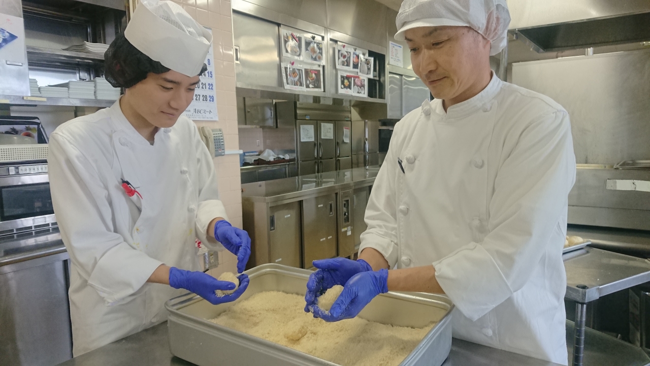 多彩なメニューを手作りで調理するので、幅広く料理の腕を磨けます!