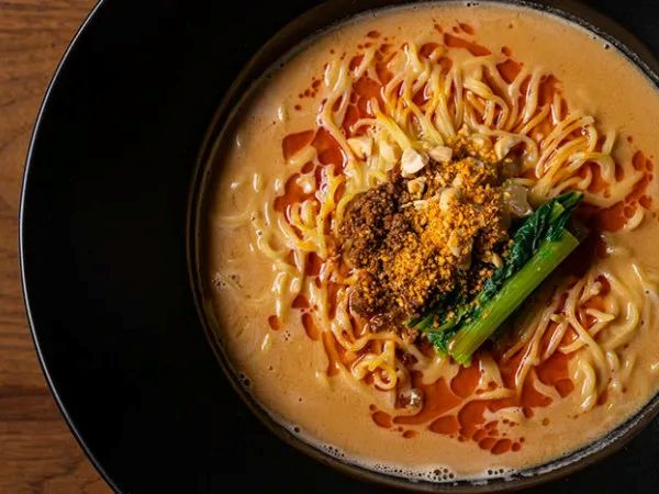 福岡で「本物」を追求。多彩な食で、あなたの料理を極める。