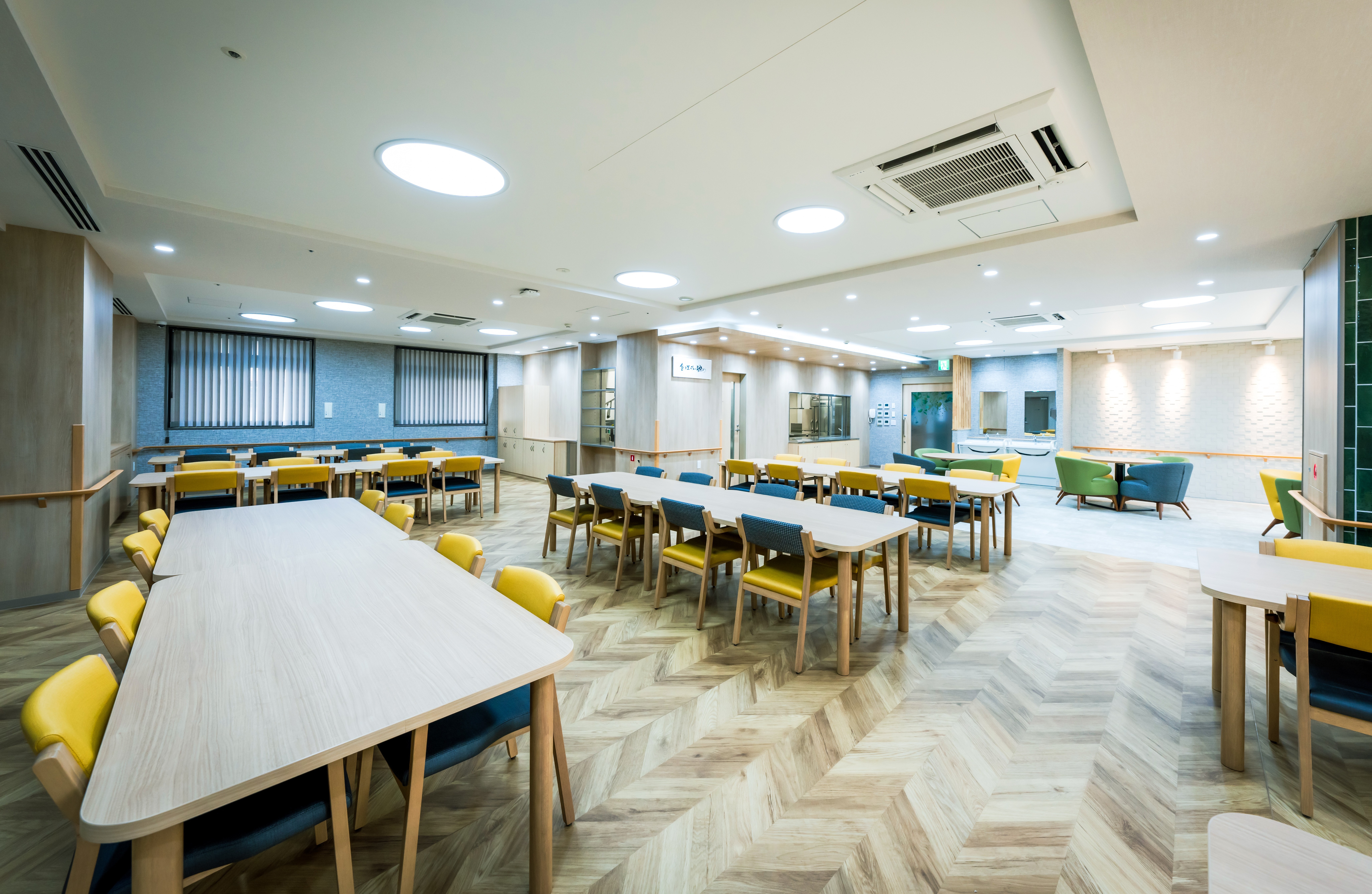 新しい施設での募集です