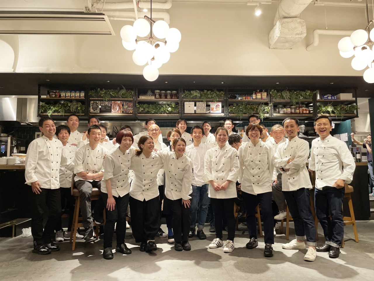 リーダー、マネージャー、エリアマネージャーへ。意欲次第でキャリアの幅が広がります。