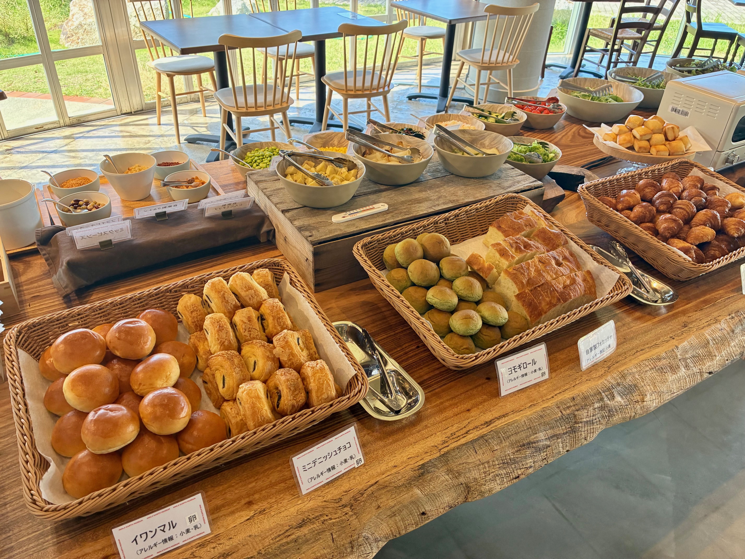 自家製パンなどを揃えたこだわりのビュッフェ