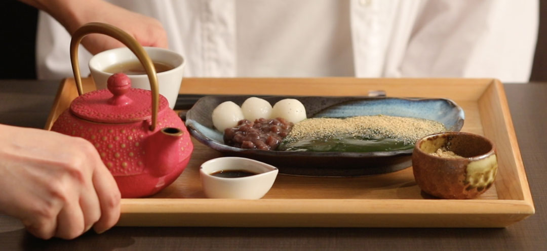老舗茶問屋プロデュースの店舗で宇治抹茶を活かした製菓製造やメニュー企画開発に携われます。