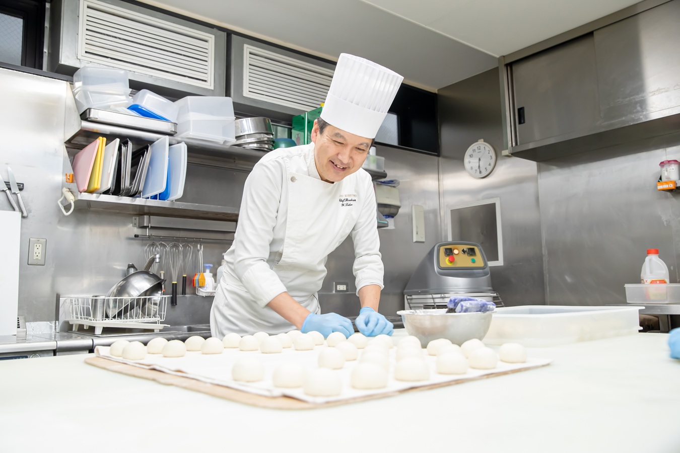 オールスクラッチ製法にこだわり、素材の持ち味を見極めながら、毎日丁寧に焼き上げるパンづくり。