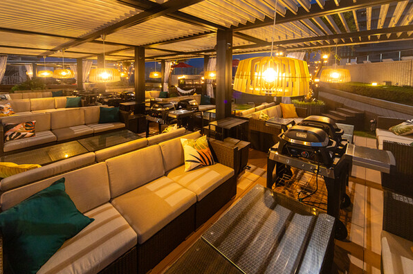 セルフサービスが中心ですが、予約対応・管理や、施設の利用説明などもお任せします。