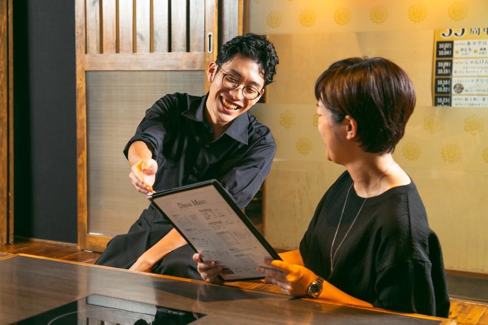 スタッフ同士の距離が近く、困った時もすぐ相談できます。新人をひとりにしない風土が根づいています