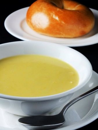 サラダバーや名物コーンスープなど愛される定番メニュー