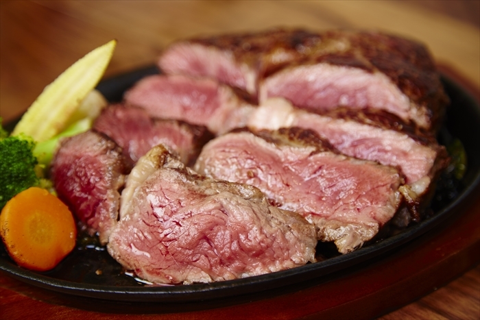 低温調理や出汁、スパイスなど、『筋肉食堂』ならではの調理技術が学べます。